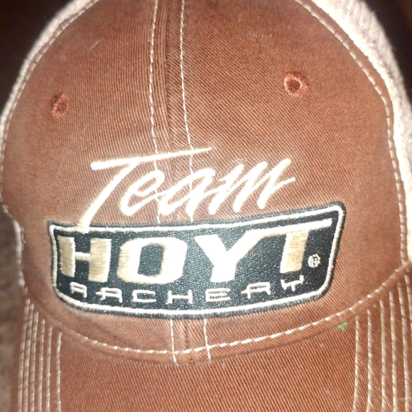 Team Hoyt Archery Embroidered Trucker Mesh Snapback Brown Hat OS - Picture 2 of 10